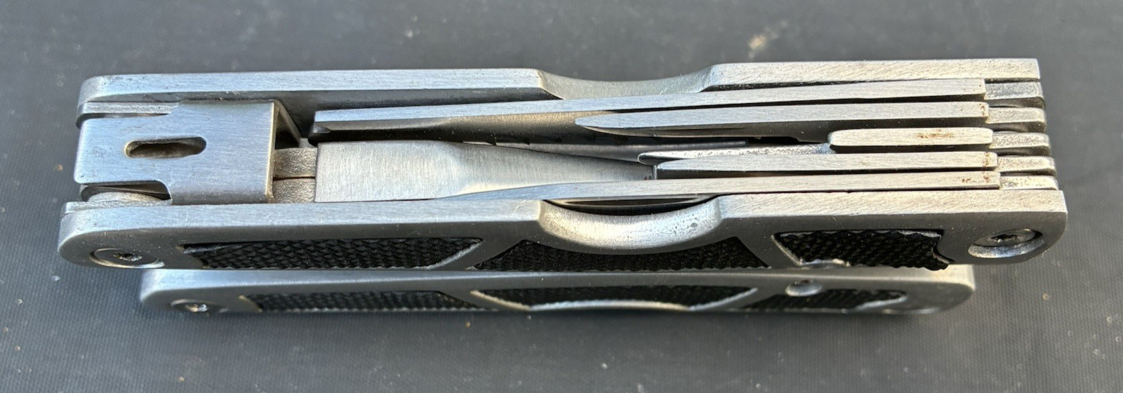 Multi-tool Pliers w/ belt carry case Stainless Steel Used Excellent Cond 9 tools