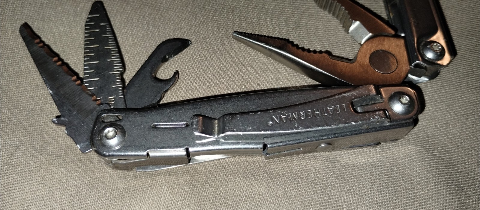 Leatherman Bolster 13-Tool Stainless Steel Multi-tool & Sheath Lightweight 5.9oz