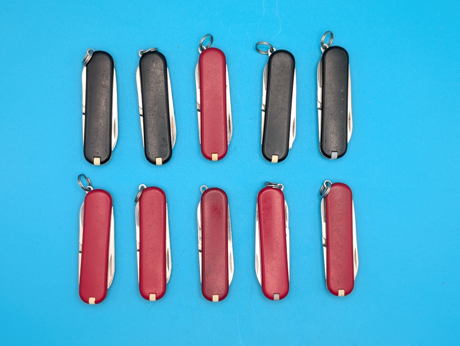 Lot of 10 Victorinox Classic Swiss Army Knife Multi Tools!