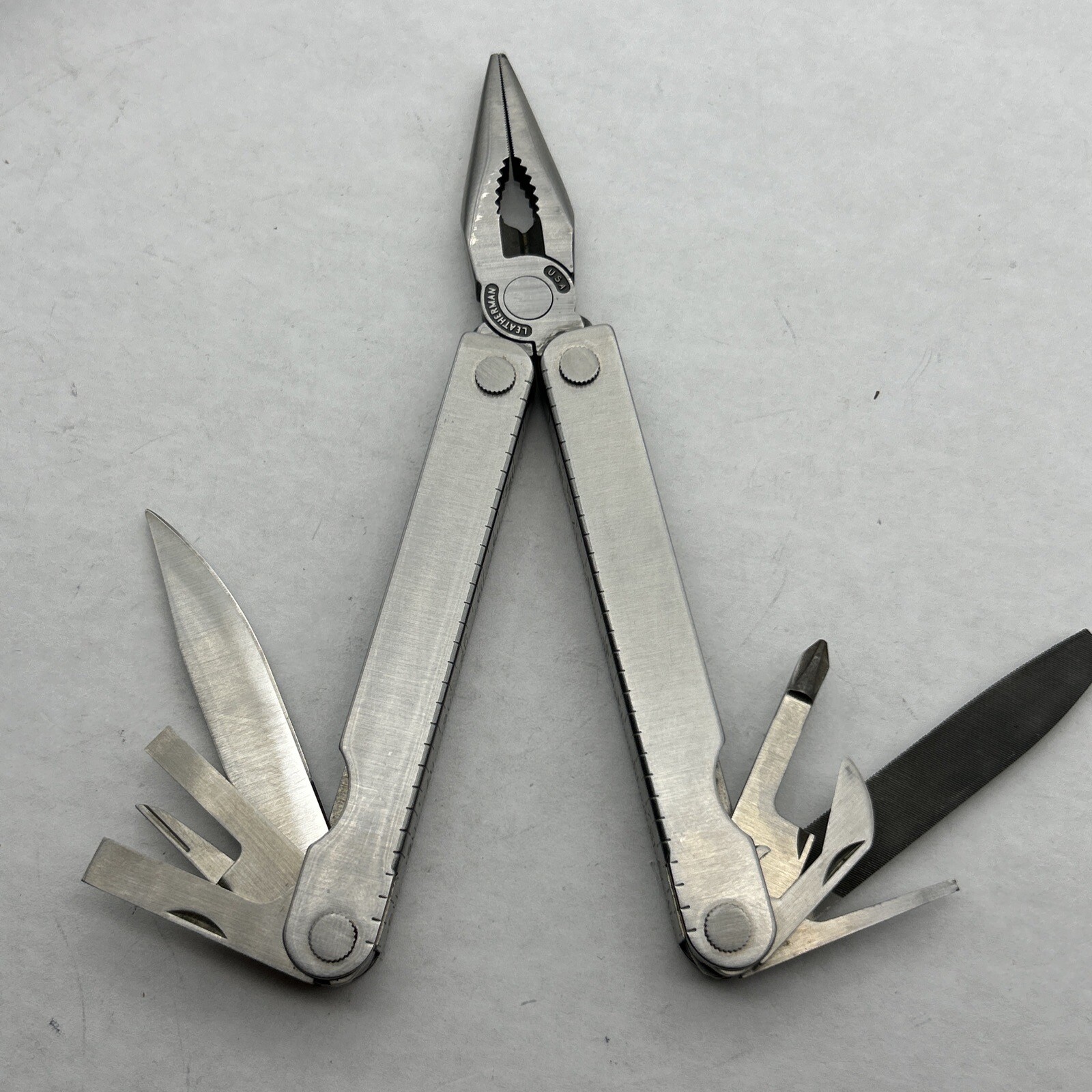Retired 1995 Leatherman Multi-Tool US Reg TM 1325473 Portland OR w/ Leather Case