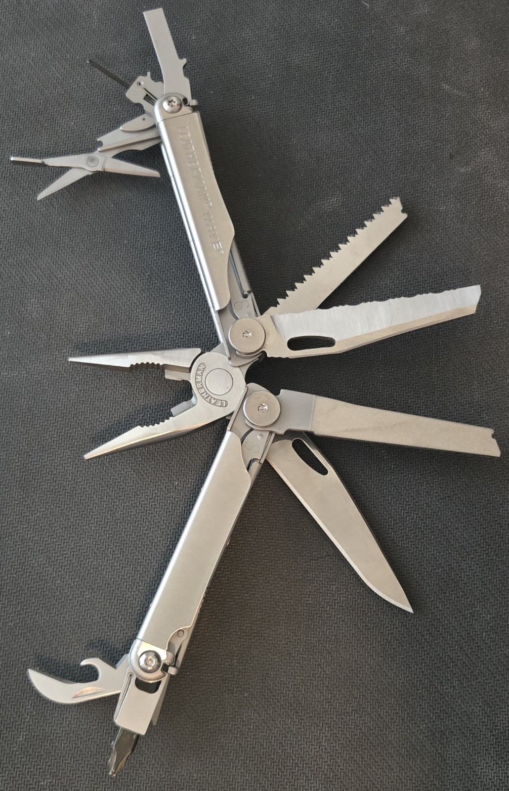 Leatherman Wave Multi-Tool Multitool Pliers Pocket Knife w/ Sheath