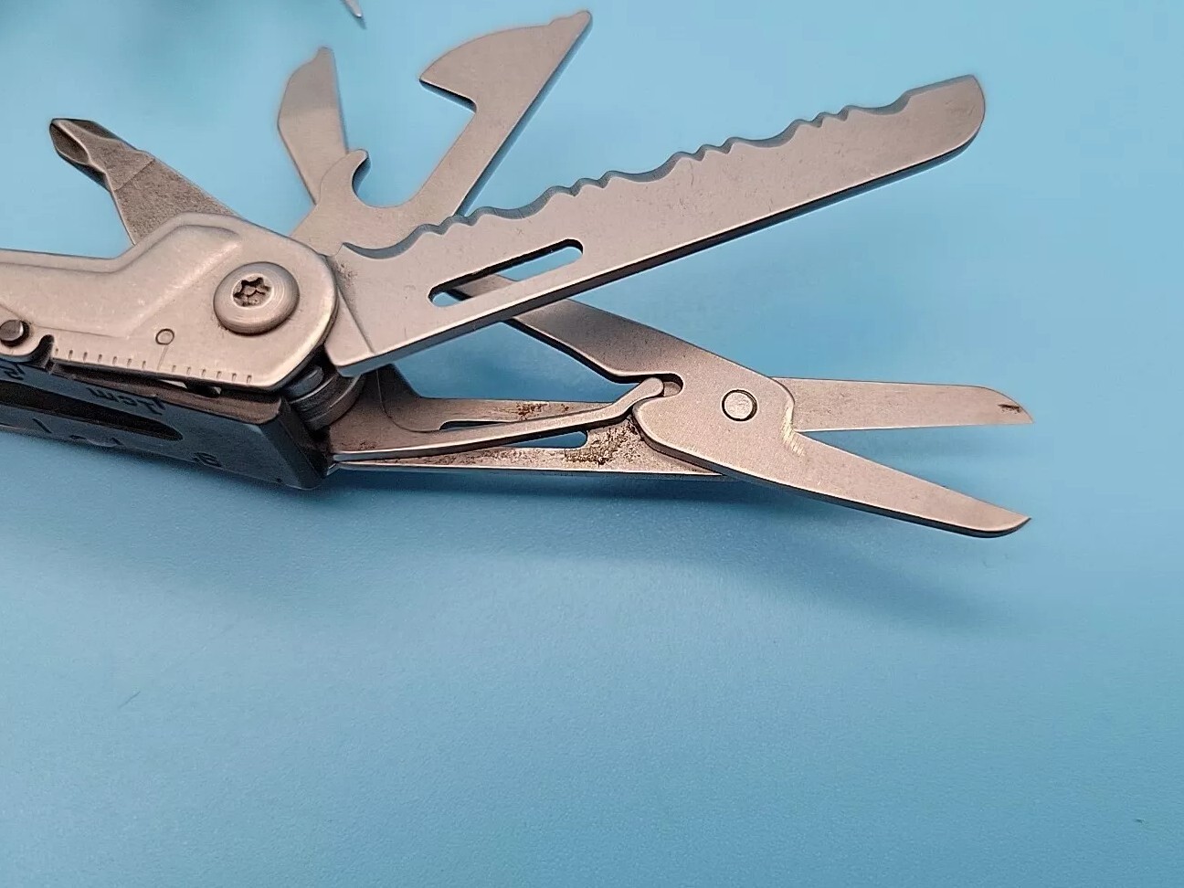 SOG PowerPint Multi-Tool – 18 Tools – Stone Wash – Screwdrivers, Pliers, Knife