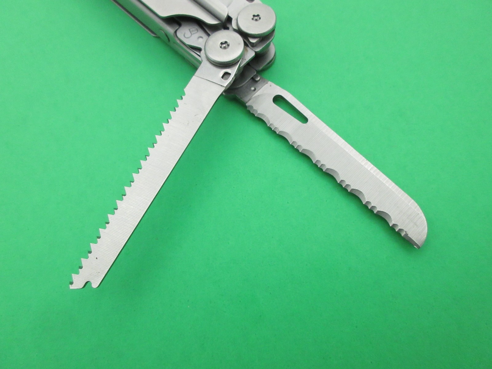 Early Leatherman Wave Multi Tool Folding Knife w/ Sheath Date Code 0702A