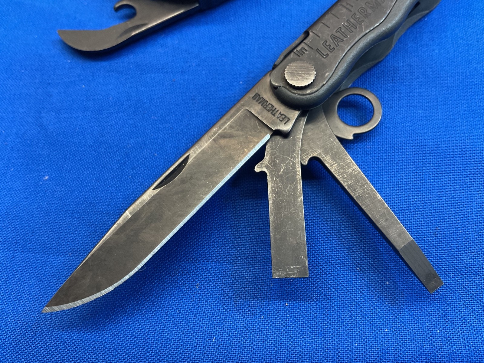 Leatherman Kick Black Oxide Multi-Tool Knife Plier 2012 Date code