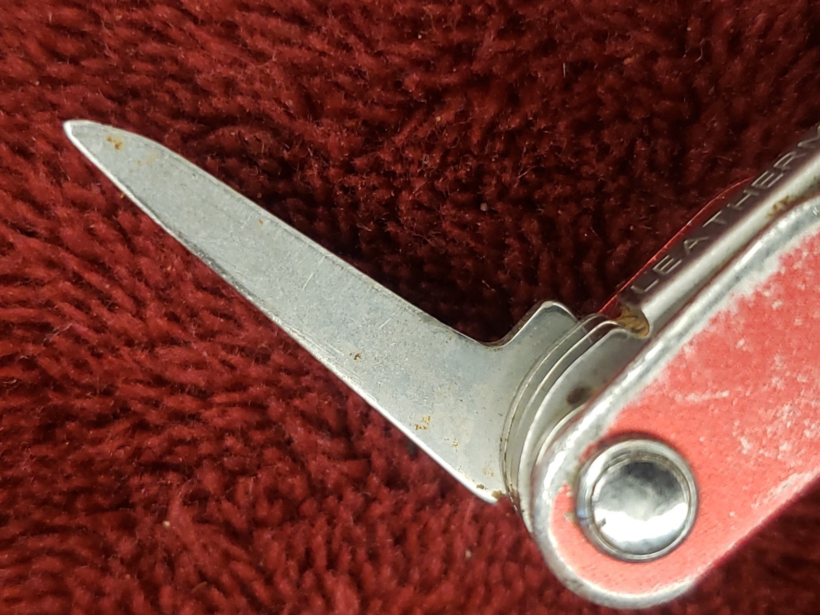 🔪 Leatherman Squirt P4 Multi-Tool Red