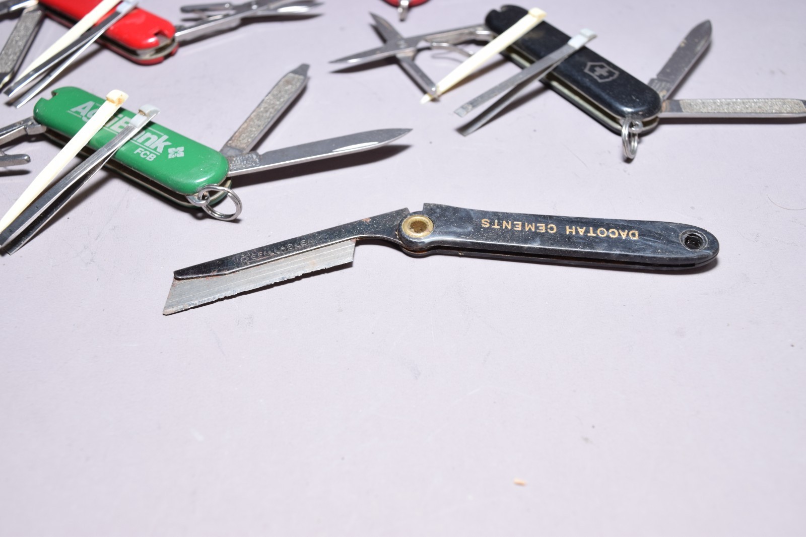 Victorinox Swiss Army Knife Lot 4pc Keychain Classic Small, red green black 5324