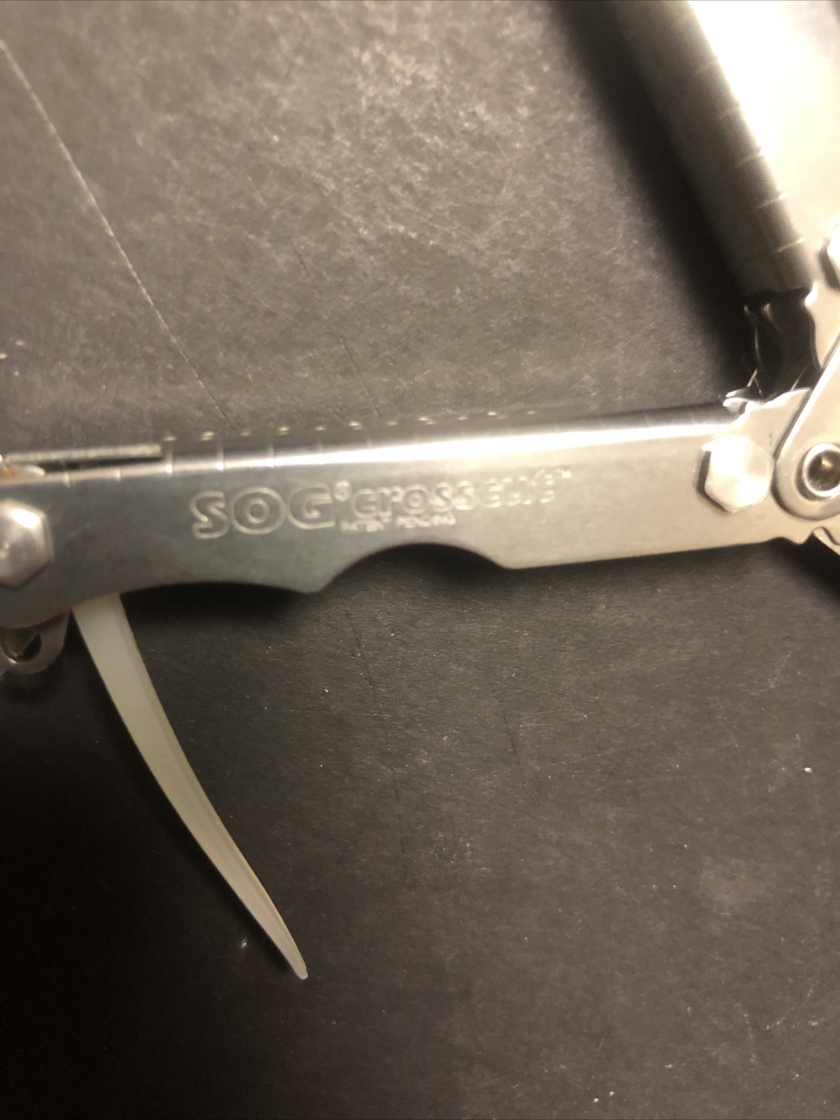 SOG CrossCut multi tool With Case