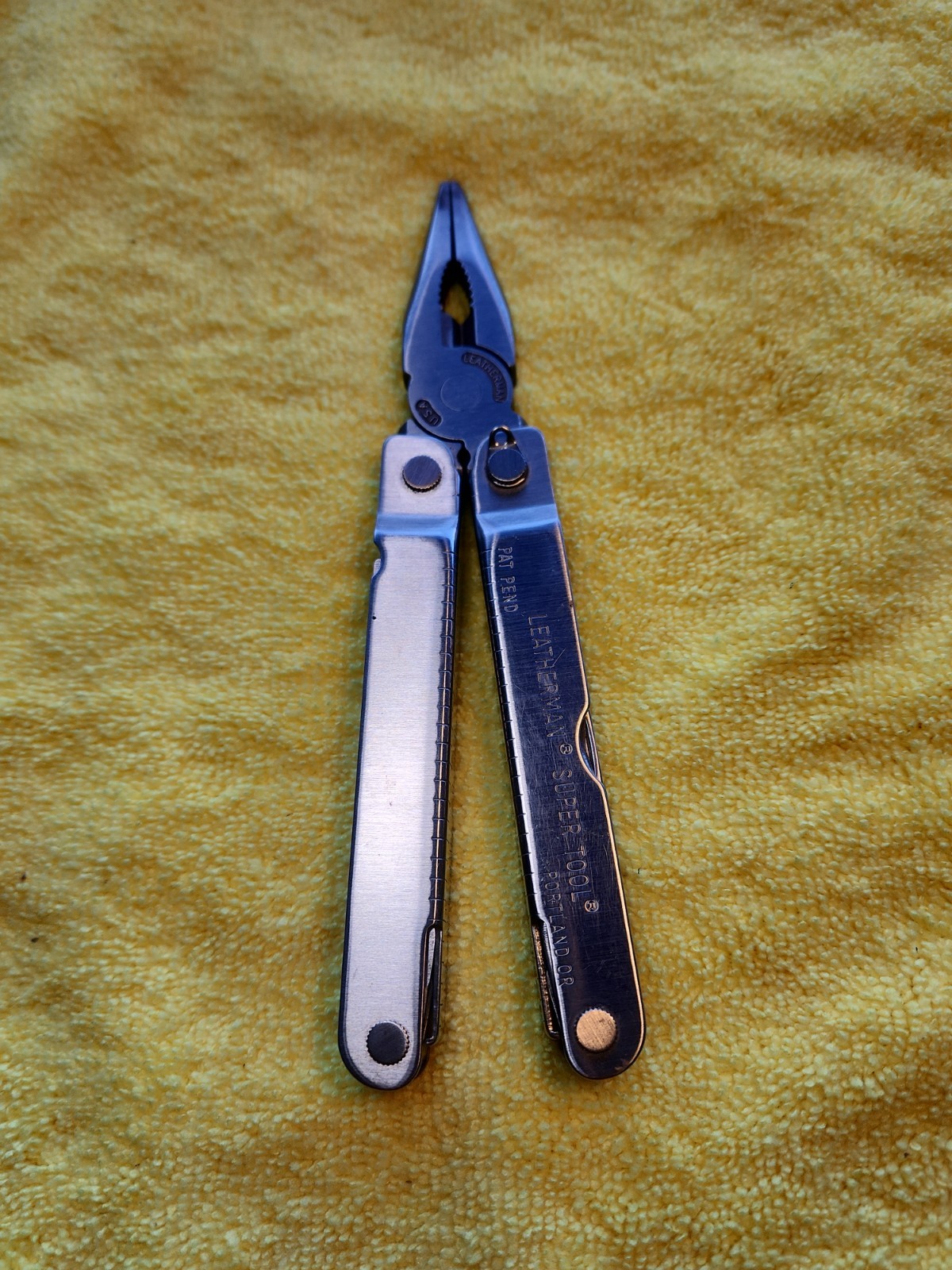 Vintage Leatherman Super Tool Pat Pending with Leather Sheath Super Nice