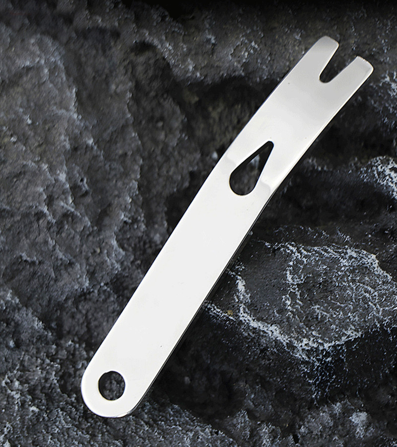 2PC EDC Stainless Steel Keychain Pry Bar Crowbar Practical Tool Wrap Rope Buckle