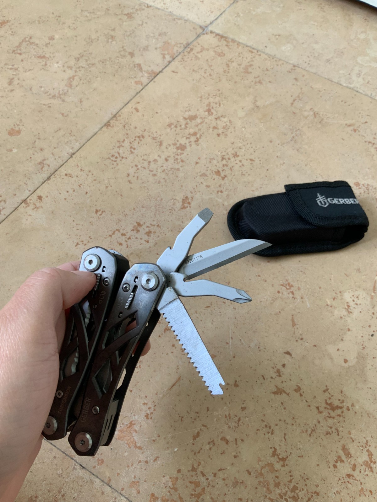 Gerber Suspension Multi Tool Pliers Knife Saw Scissors w Nylon Sheath Gray