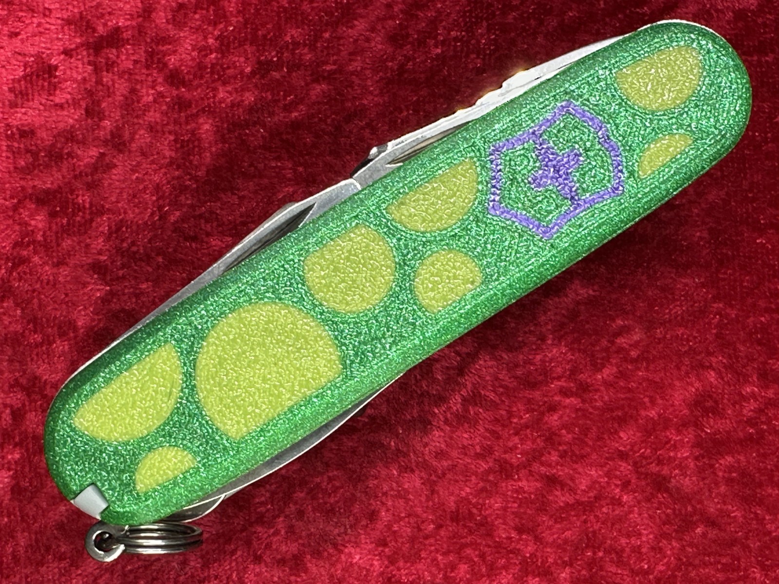 Victorinox SwissChamp Custom Green w/Yellow Dots Scales Swiss Army Knife (692)