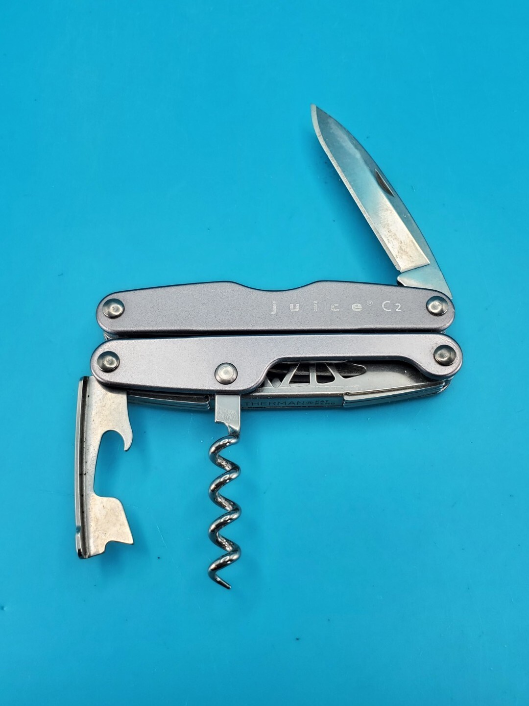 Leatherman Juice C2 Silver Multi Tool! RETIRED! NEW IN BOX!