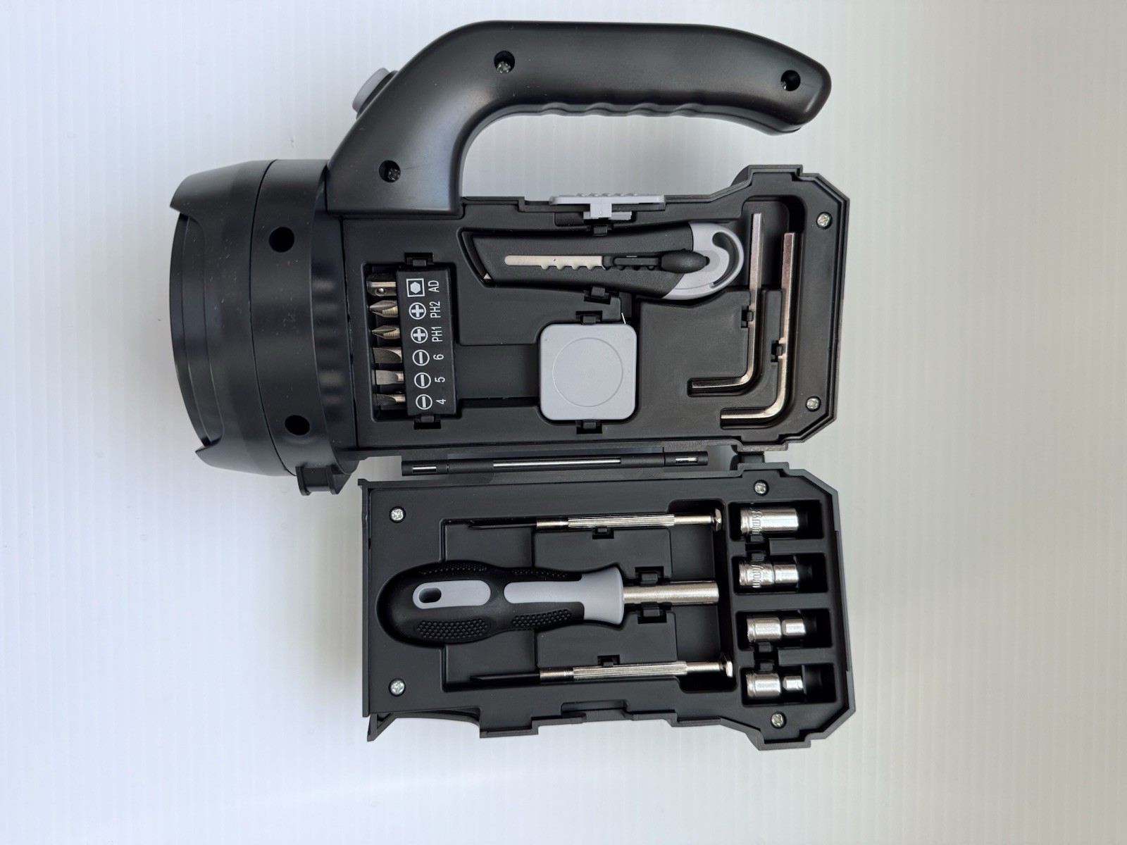 Mad Man 17-Function Flashlight Tools Kit Multi-Tool Set Handyman Camping New