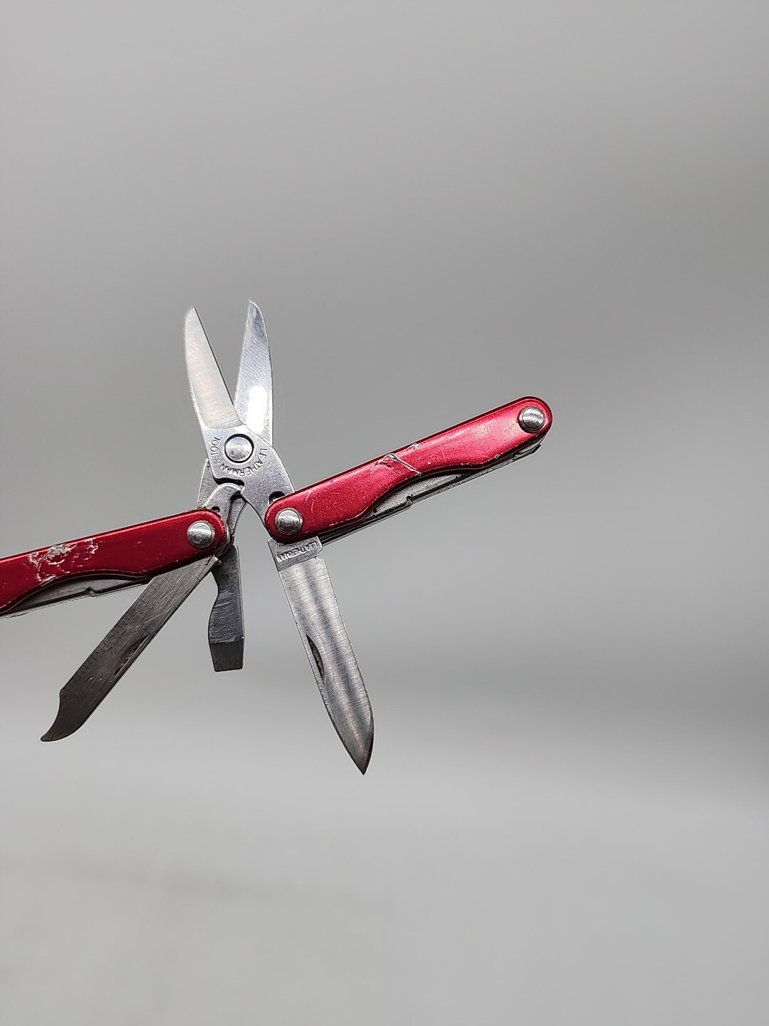 LEATHERMAN SQUIRT S4 MINI TOOL SCISSORS KNIFE MULTI TOOL RED