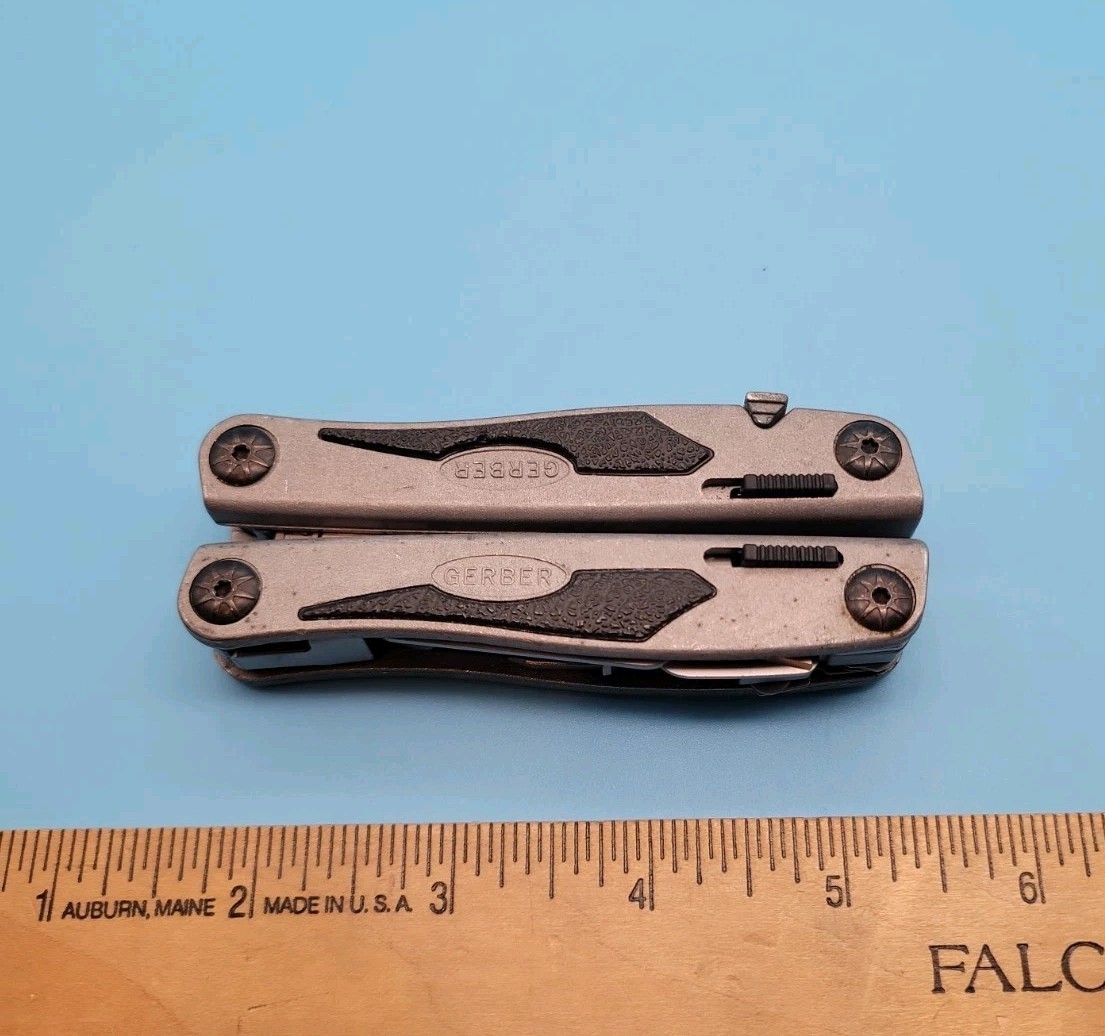 Gerber Urban Legend MP700 Multi-Plier Multi Tool – Pliers, Scissors, Knife