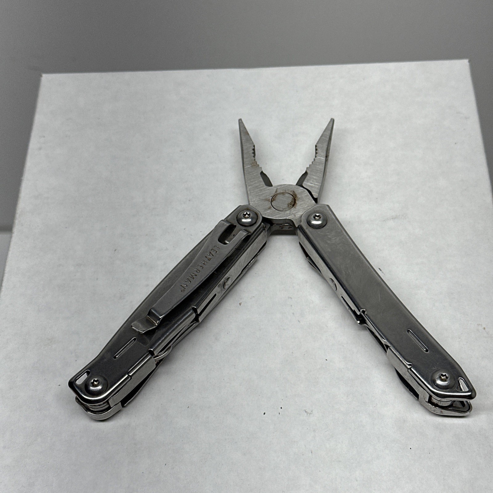 LEATHERMAN WINGMAN MULTI TOOL PLIERS KNIFE W/ SCISSORS