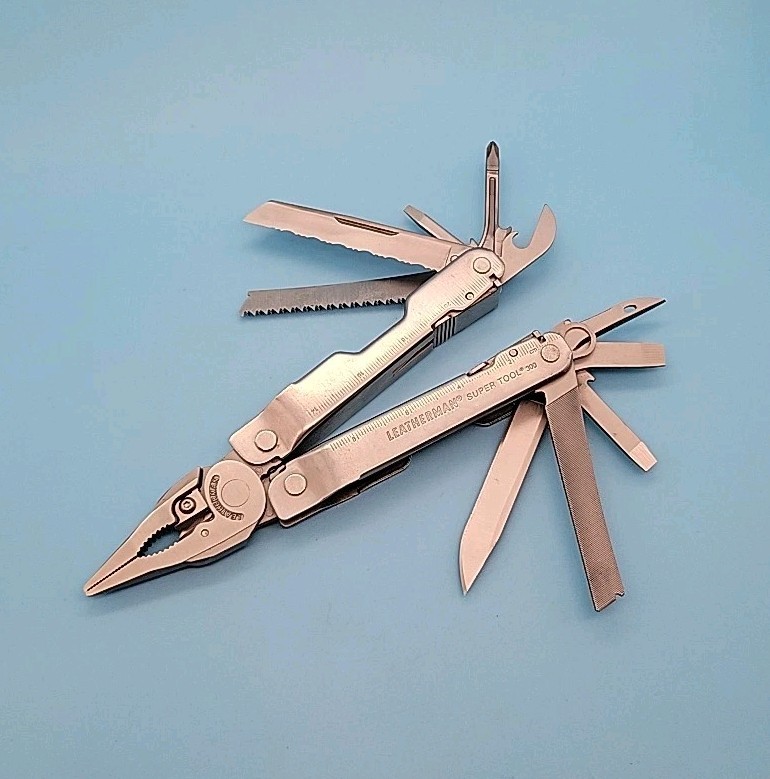 Leatherman Super Tool 300 Multi-Tool – Dated 0712 – Pliers, Knife, Saw, File