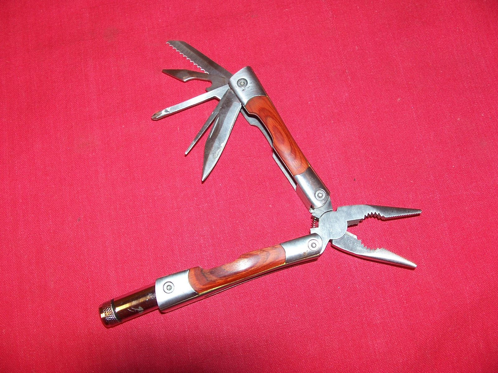 Eddie Bauer Multi Tool Pocket Knife Saw Pliers Hunting Camping Survival Car Boat