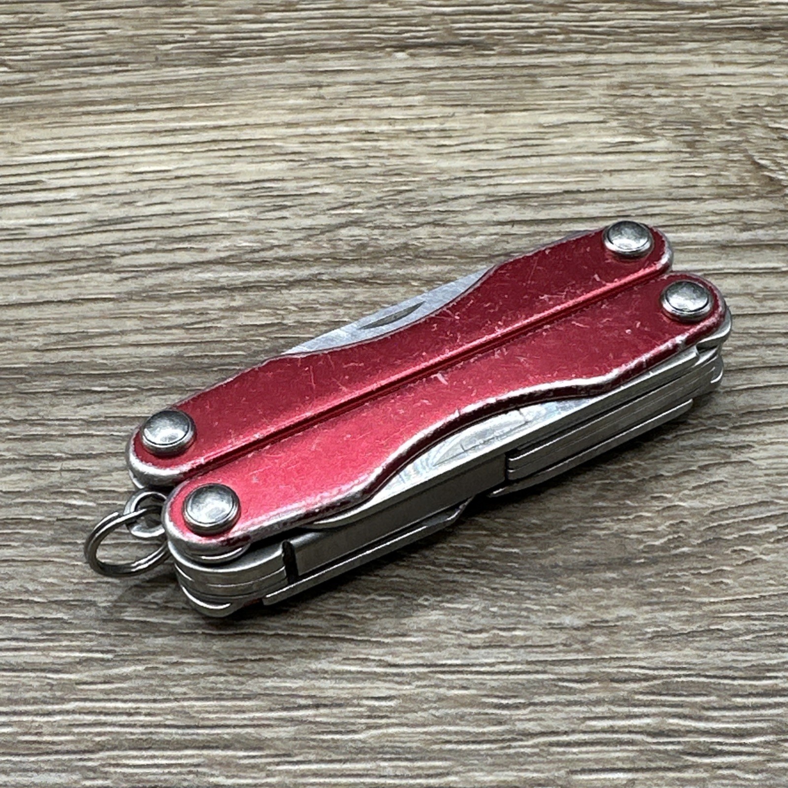 Leatherman Squirt S4 Compact Folding Multi Tool Scissors Knife Tweezers