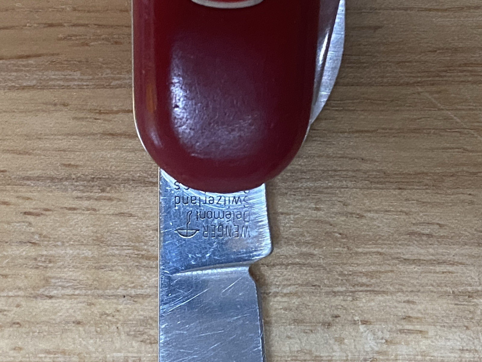 Wenger Traveler Swiss Army Knife Red 7-Tool 2.5in Blade Scissors Corkscrew