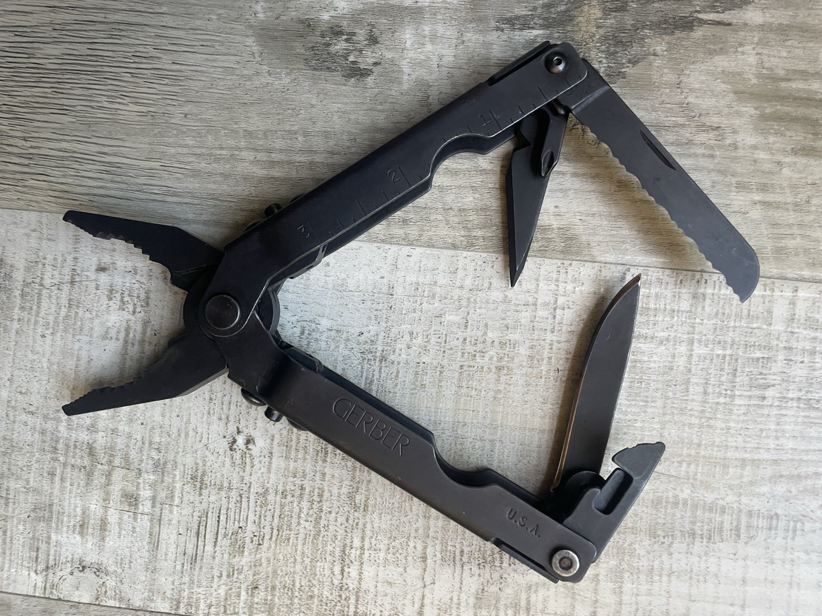Gerber Multi Plier Pocket Tool Kit ,very Good Condition.
