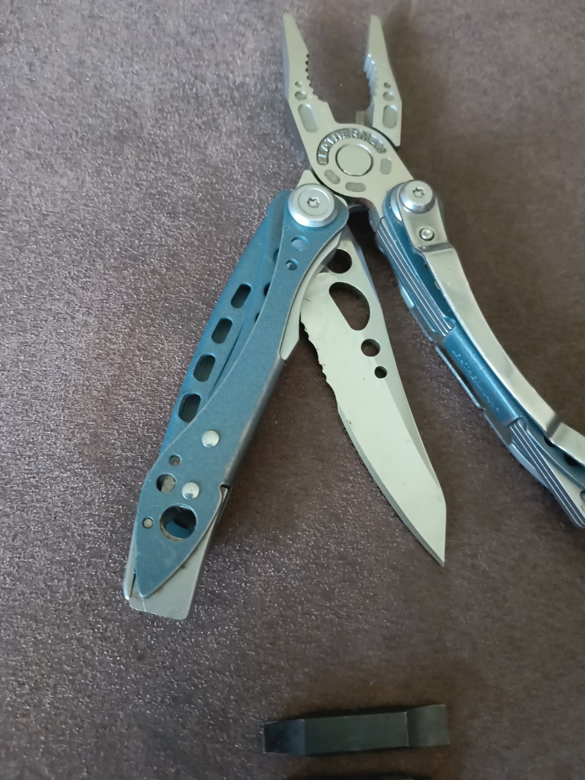 Leatherman Skeletool Stainless Steel Multi-Tools Denim Blue 05/23 Discontinued