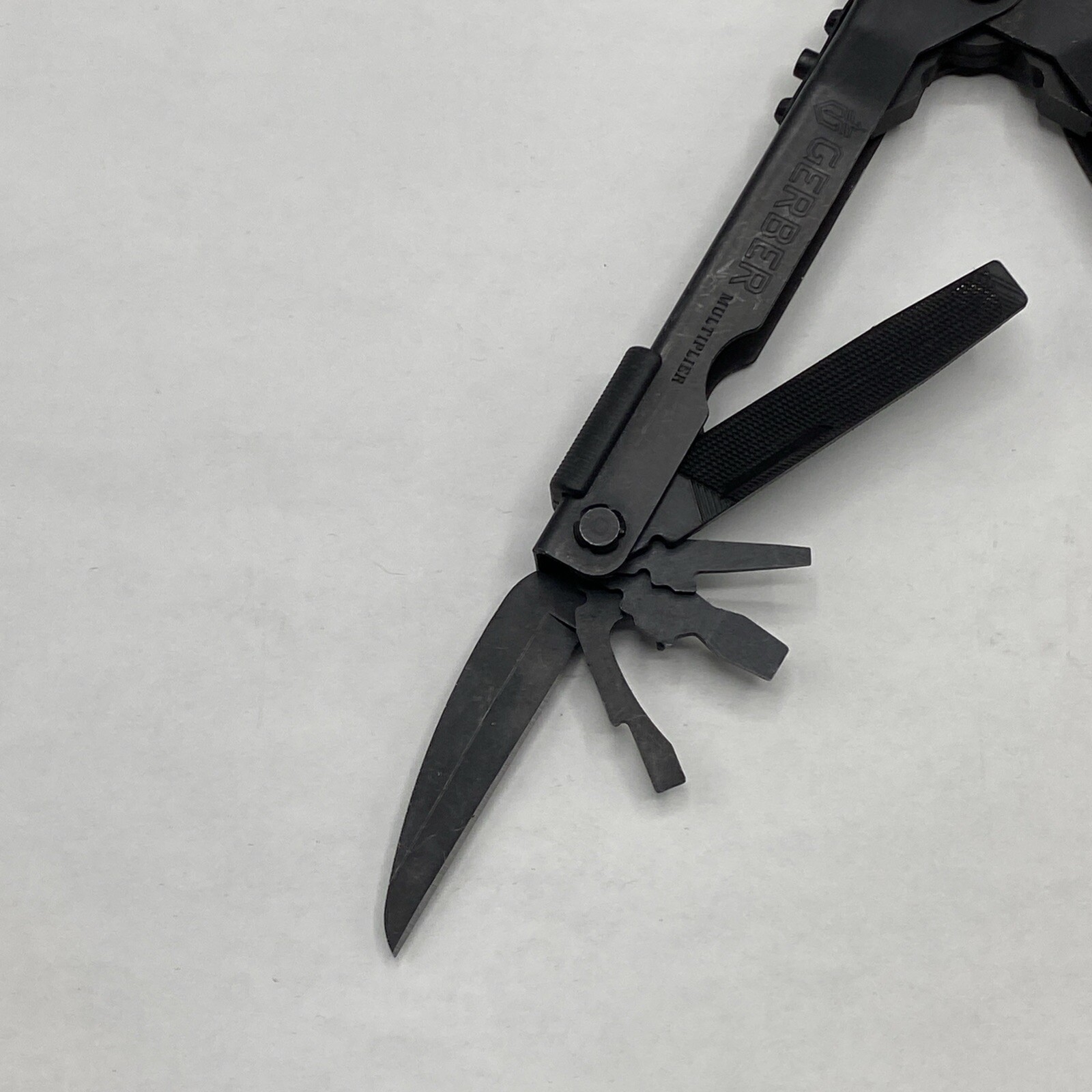 Gerber MP 600, Carbide Cutters, Needlenose – Black