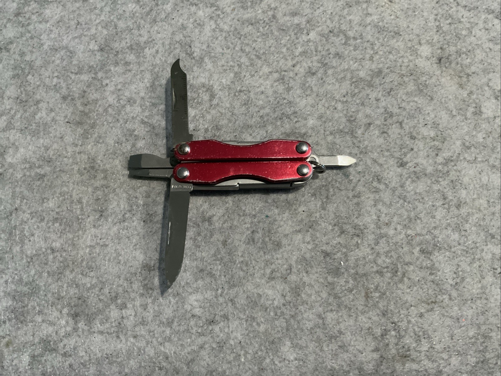 Leatherman Squirt S4 Multi Tool Red Scissors Knife Flathead Missing Tweezers