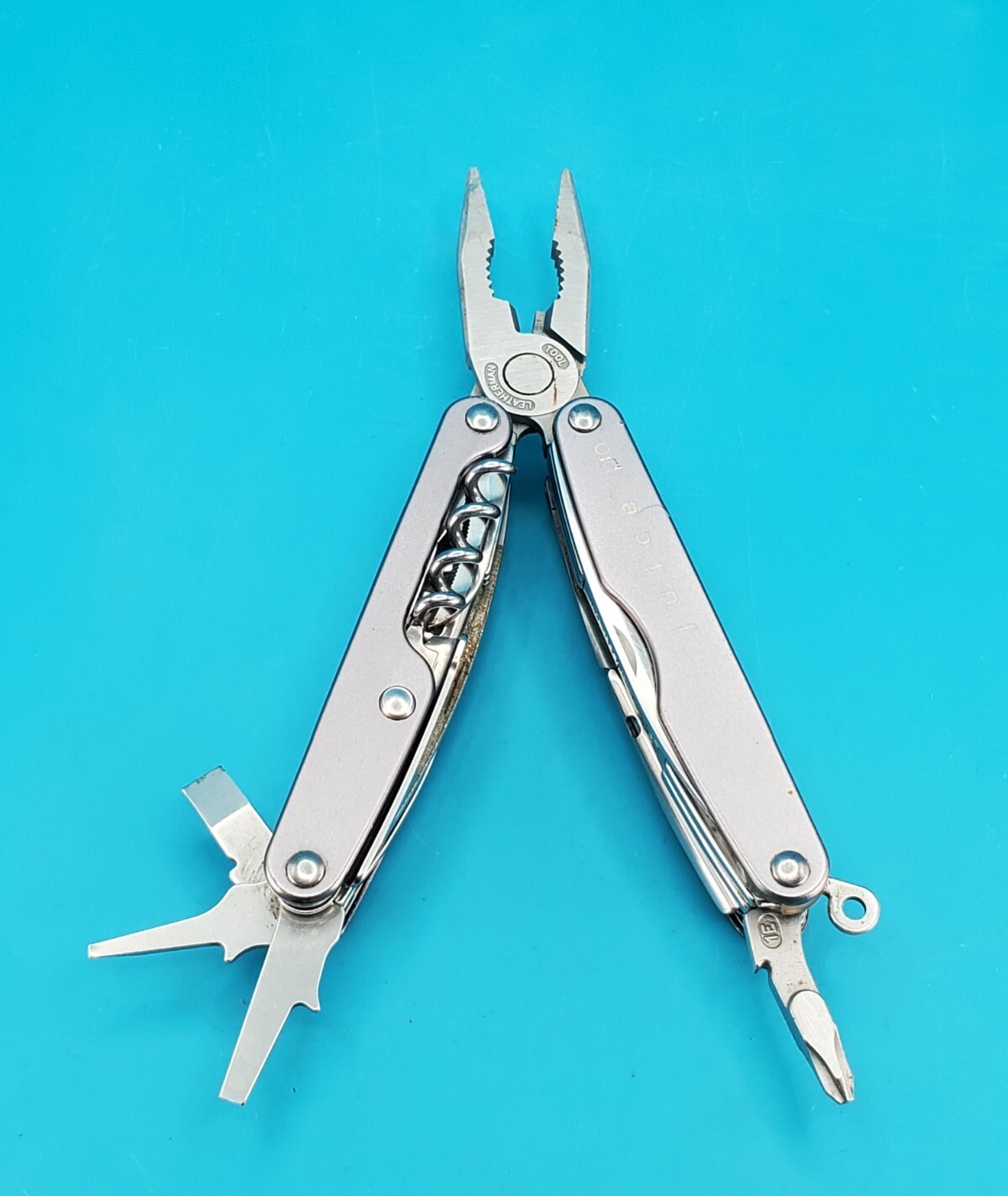 Retired Leatherman Juice PRO Gray Multi-tool! RARE! WITH SHEATH!