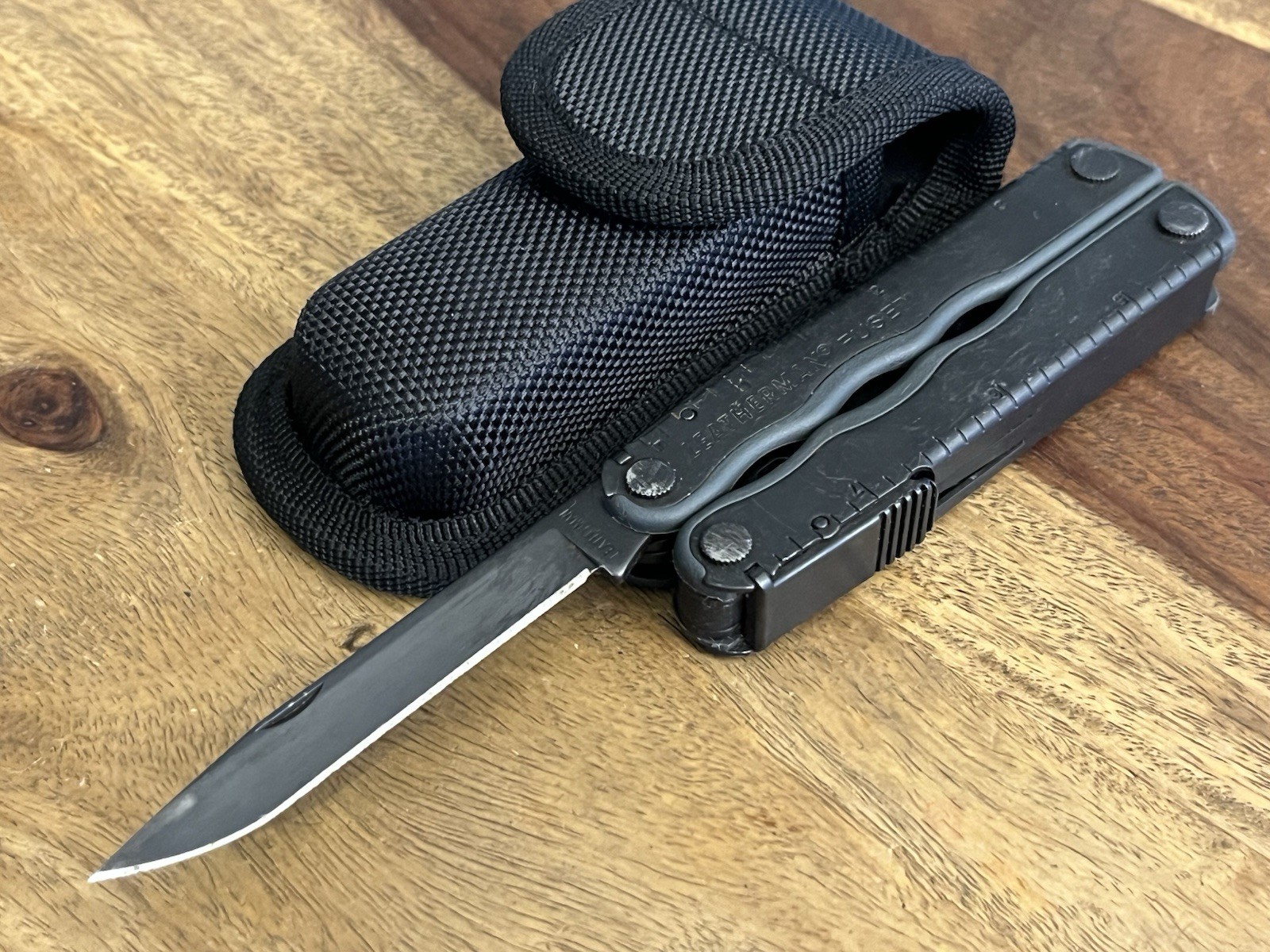 Rare Leatherman Fuse Black Oxide Multitool SUPER Nice!! DISCONTINUED w/Sheath