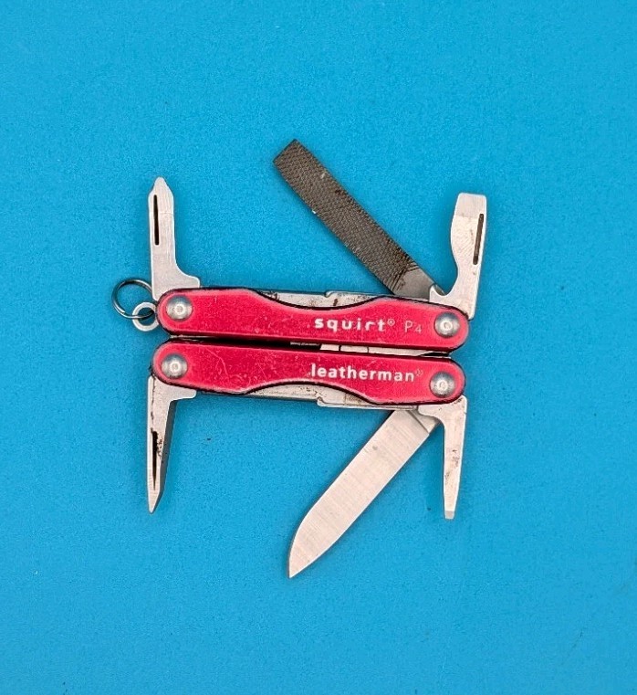Leatherman Squirt P4 Multi-Tool, Key Ring, Retired, RED!