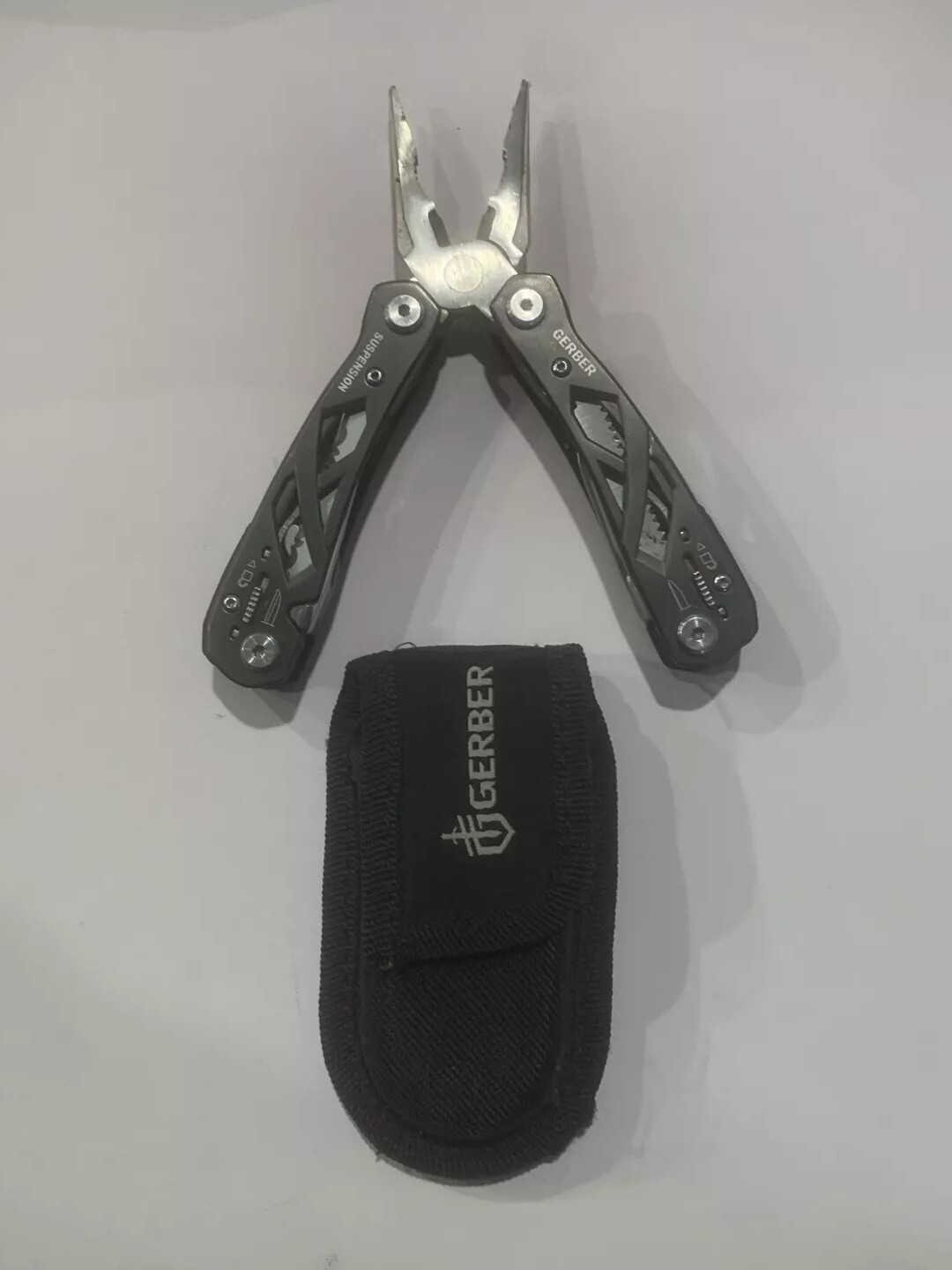Gerber Suspension Color Black  Multi Tool New clean item With Nylon Sheath Case