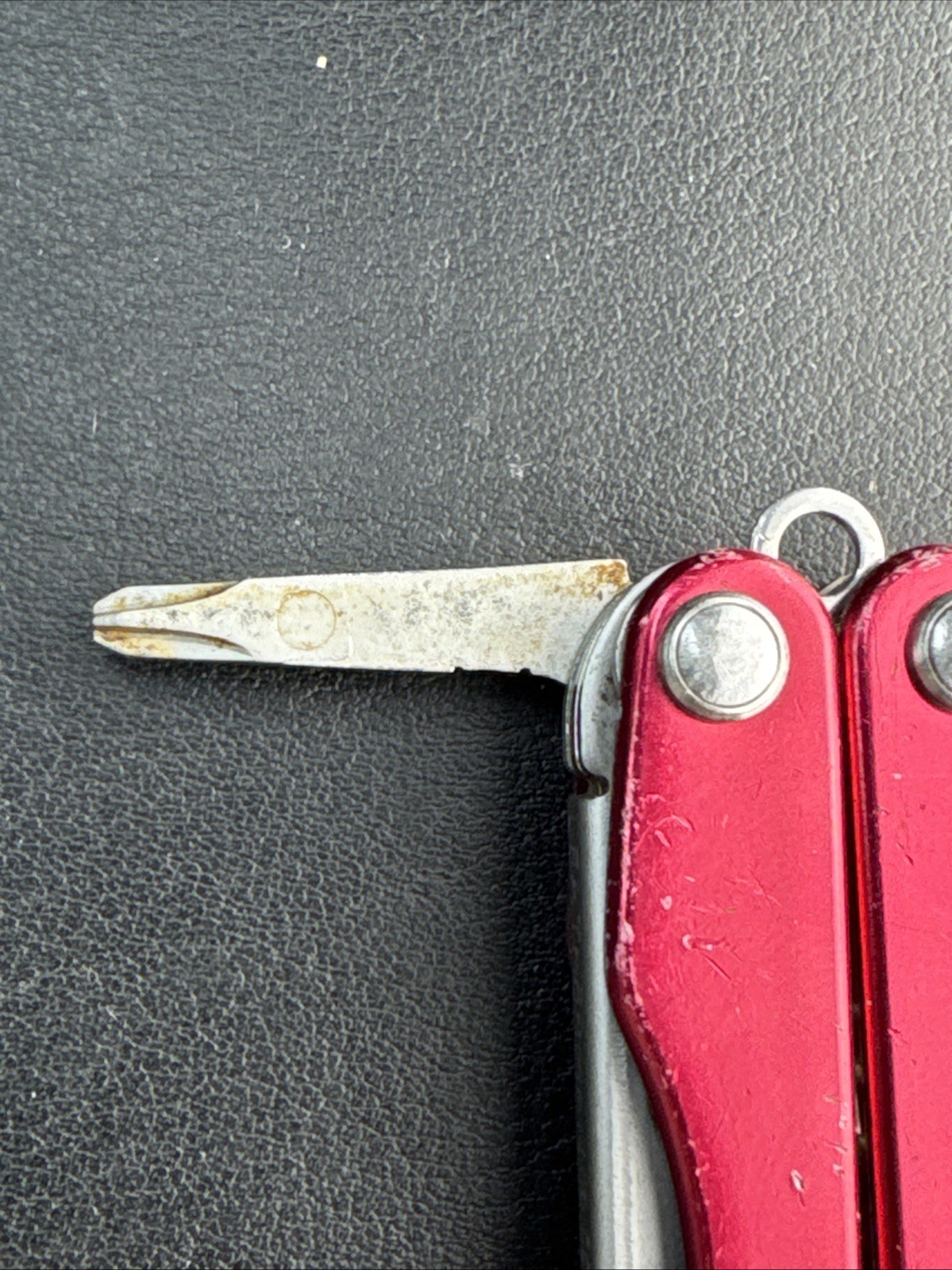 Leatherman Squirt E4 Multi-Tool w/Wire Strippers Radioshack 12517.1