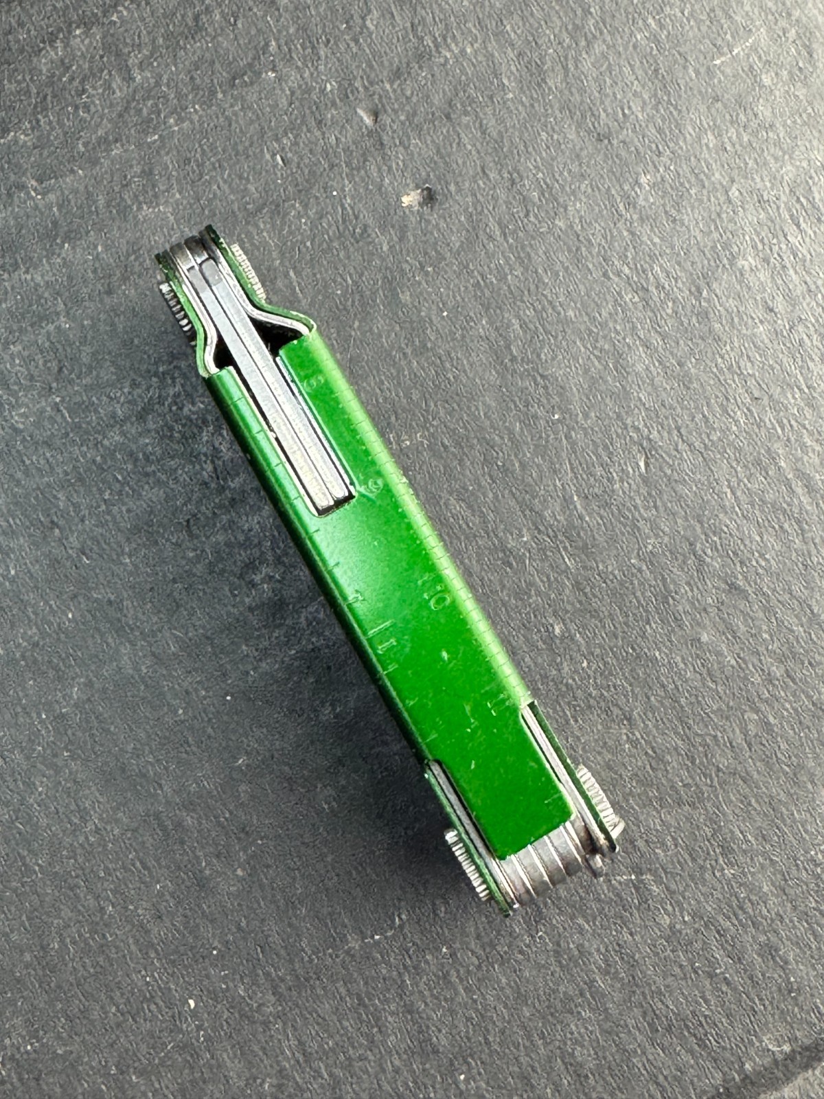 Leatherman Micra 10 in 1 Multitool Anodized Aluminum – Green