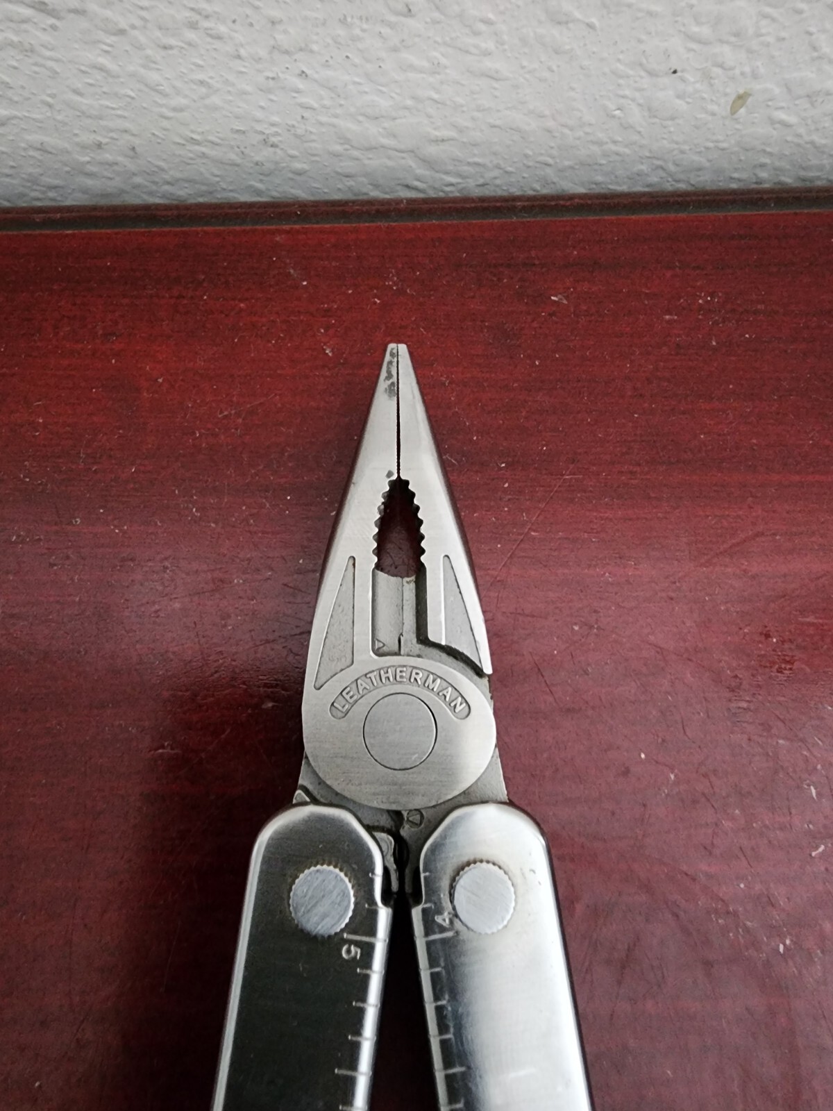 RETIRED 2008 COLLECTIBLE LEATHERMAN CORE 0908 MULTI-TOOL W/LEATHER SHEATH