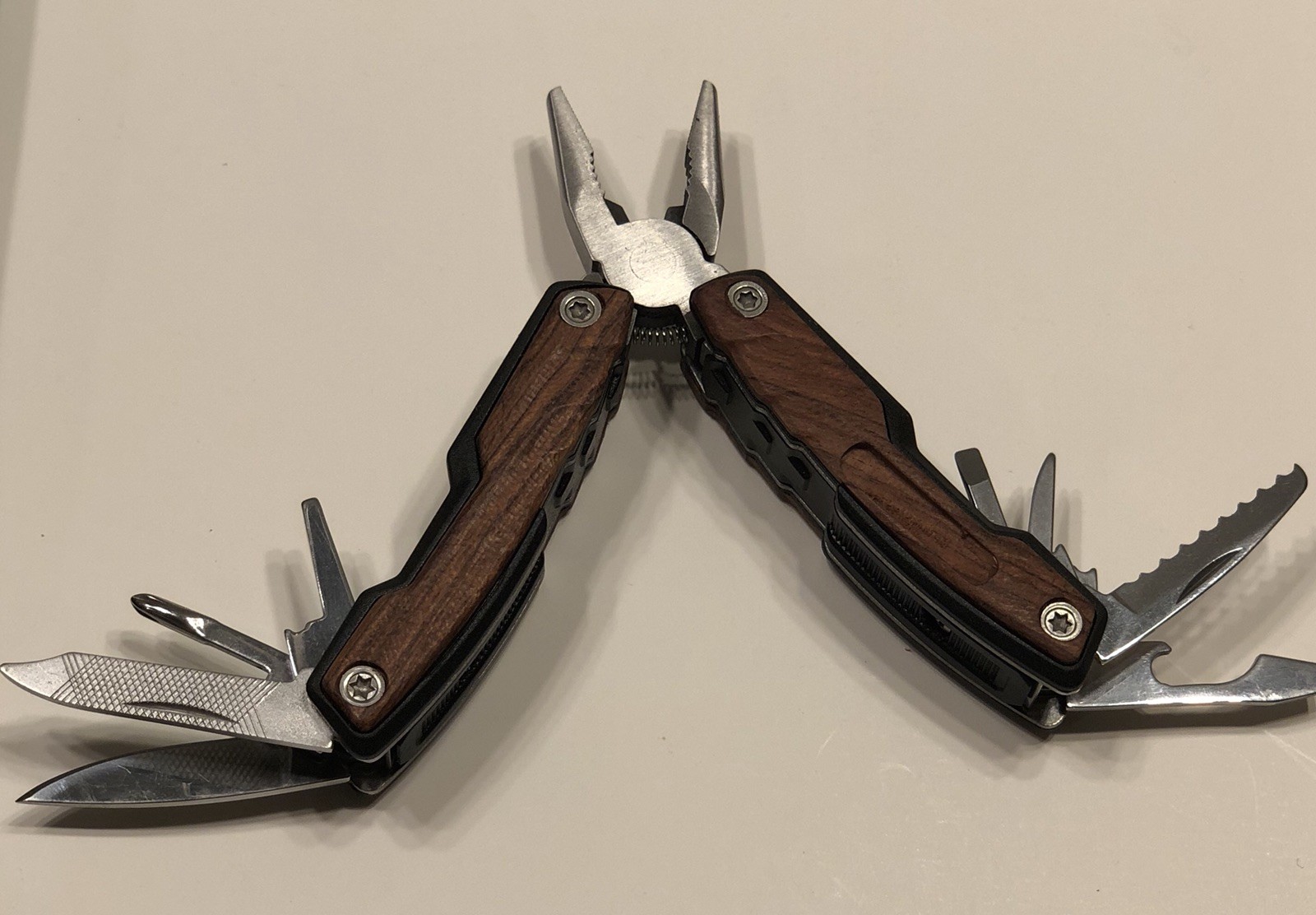 10 In 1 Multi Pliers SunTools Professional Multi Pliers ( Gift Box )