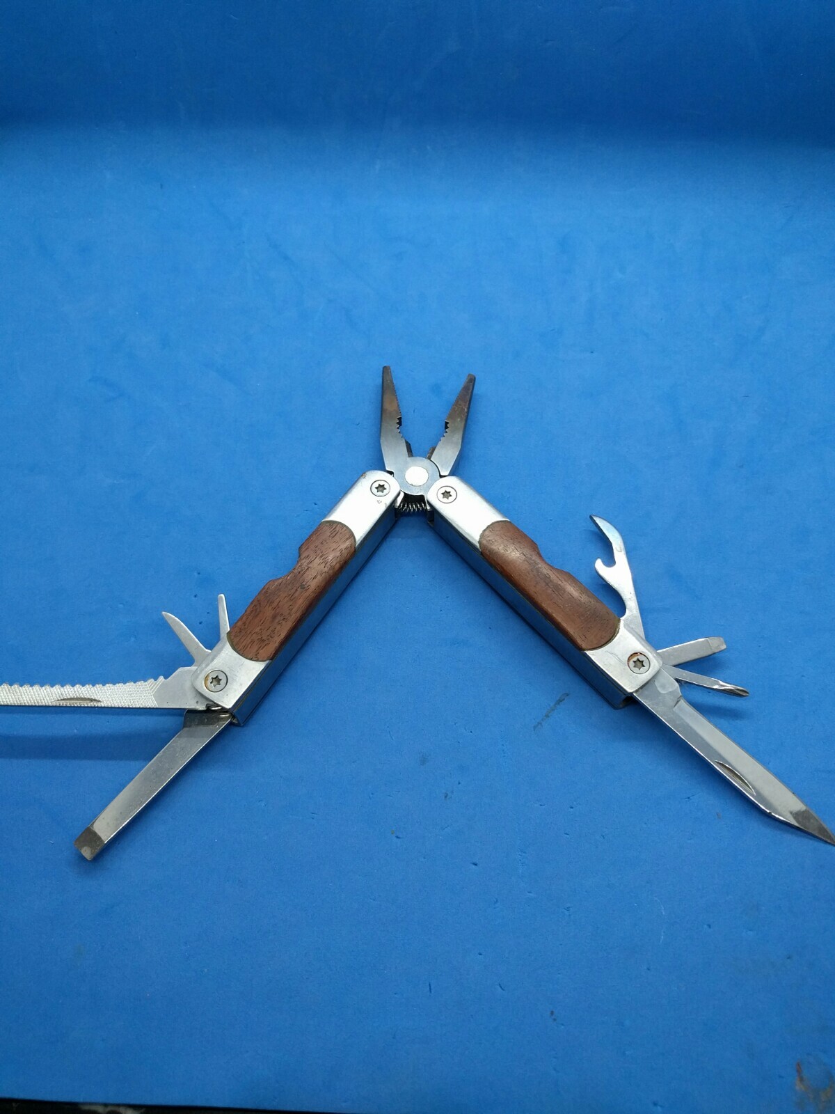 Sheffield Multi-Tool with Wood Grain Grip Handle