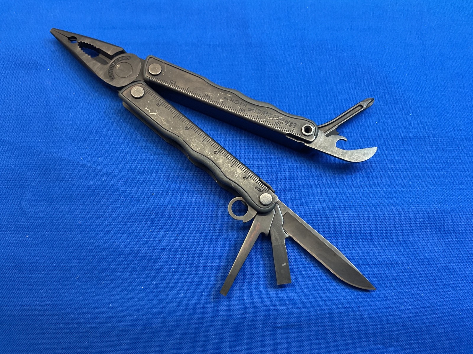 Leatherman Kick Black Oxide Multi-Tool Knife Plier 2012 Date code