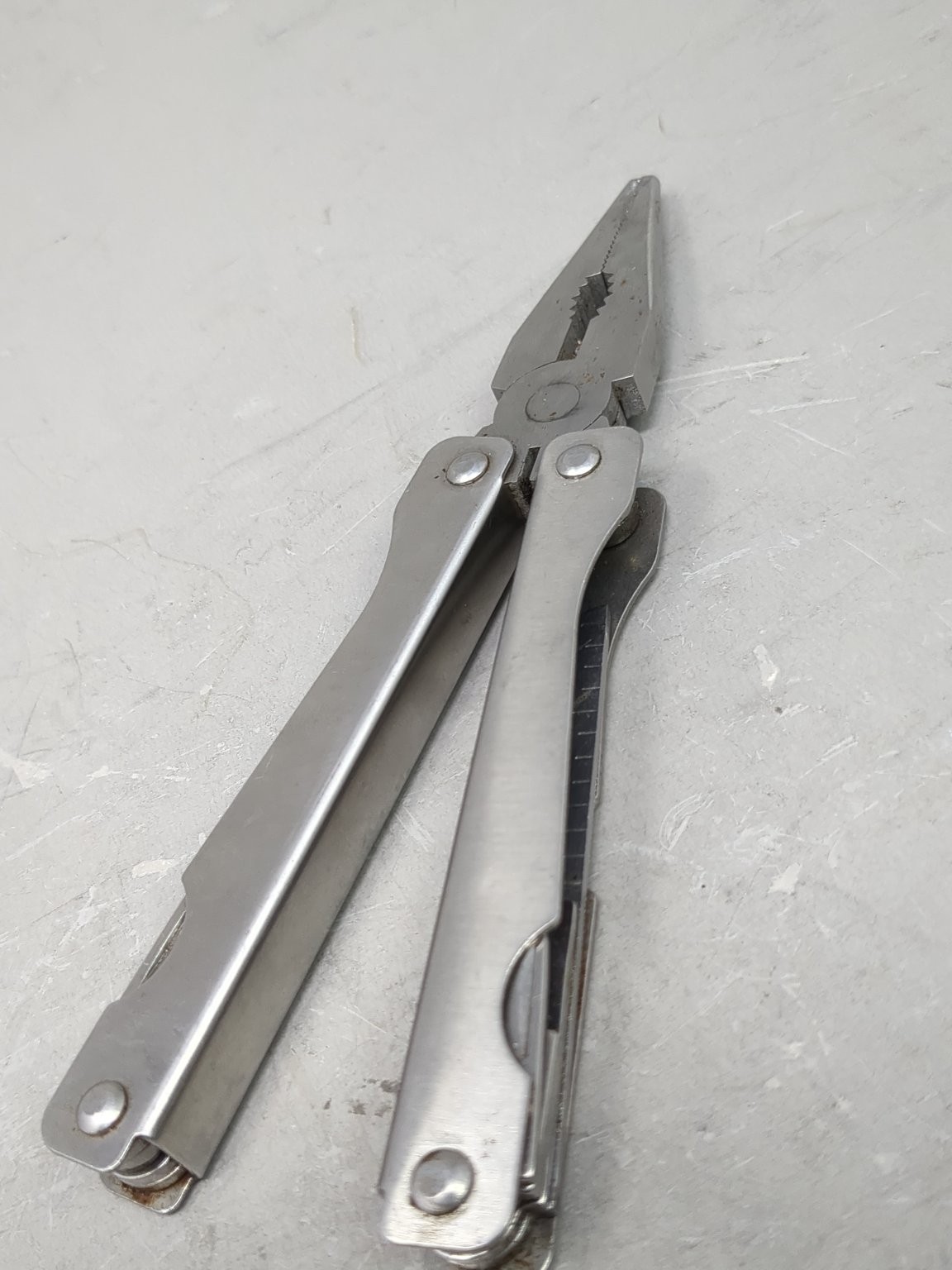 Stainless Steel Multi-Tool Pliers 7-Inch Folding Camping Tool