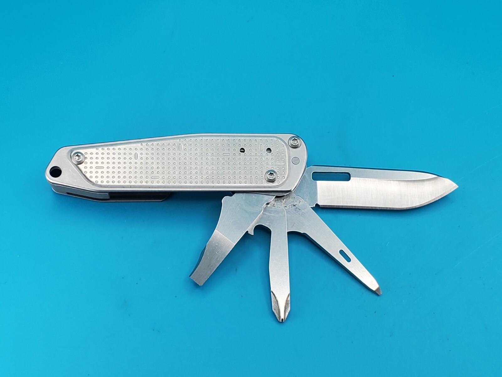 Leatherman FREE T2 Pocket Knife Multi-tool! RNDC 2019 COLORADO