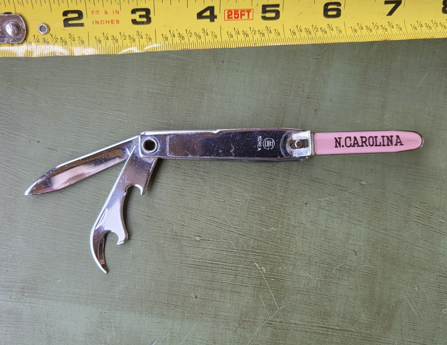N. CAROLINA Multi-Tool Folding Pocket Knife 2″ Straight Edge Bottle Opener Nail