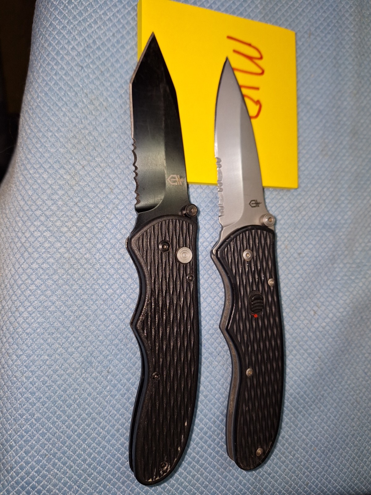 2 Gerber fast draw Pocket Knives Loc M10
