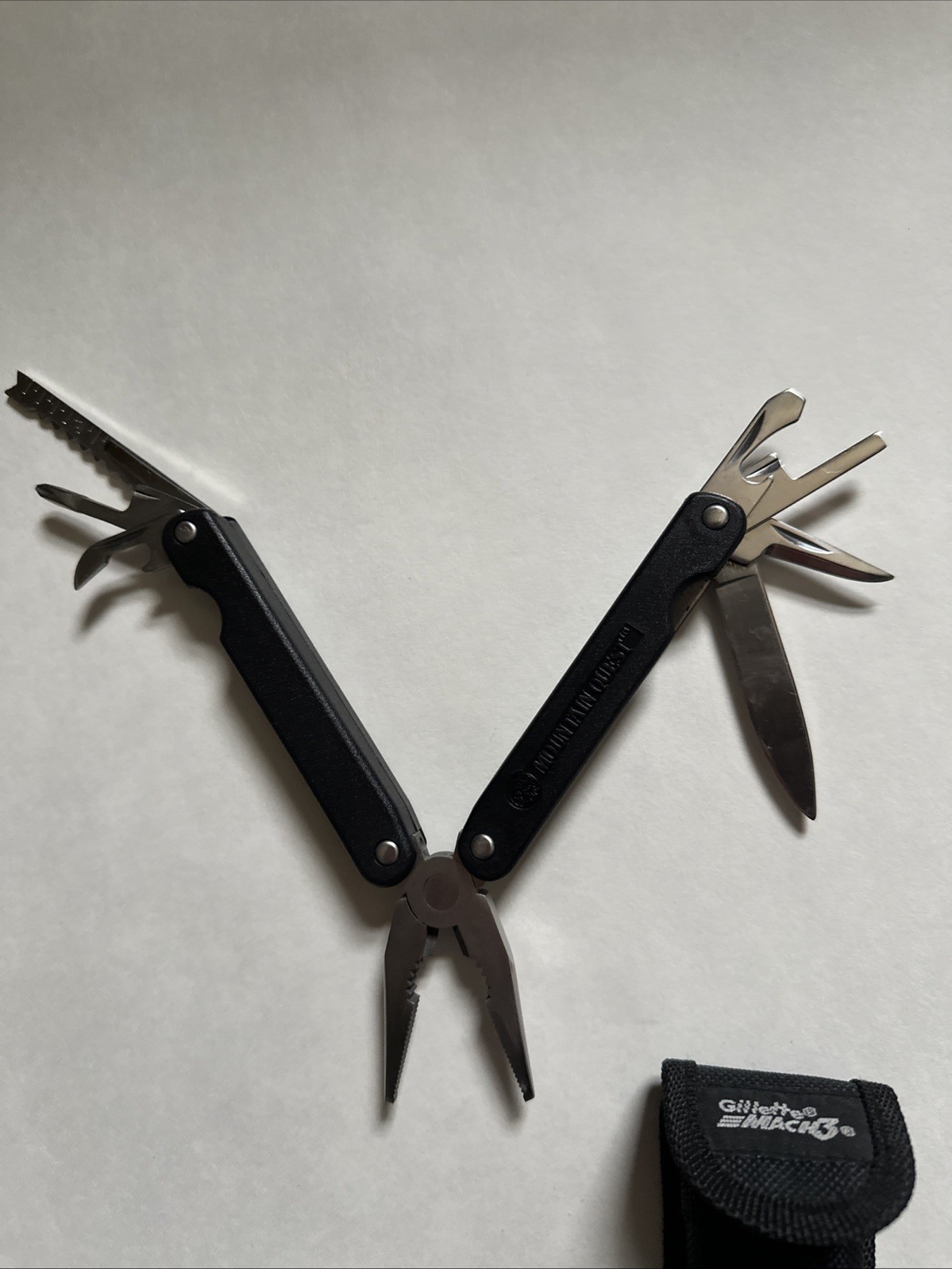 Gilette Mach 3 Mountain Quest Multi-tool with Case Vintage Unused