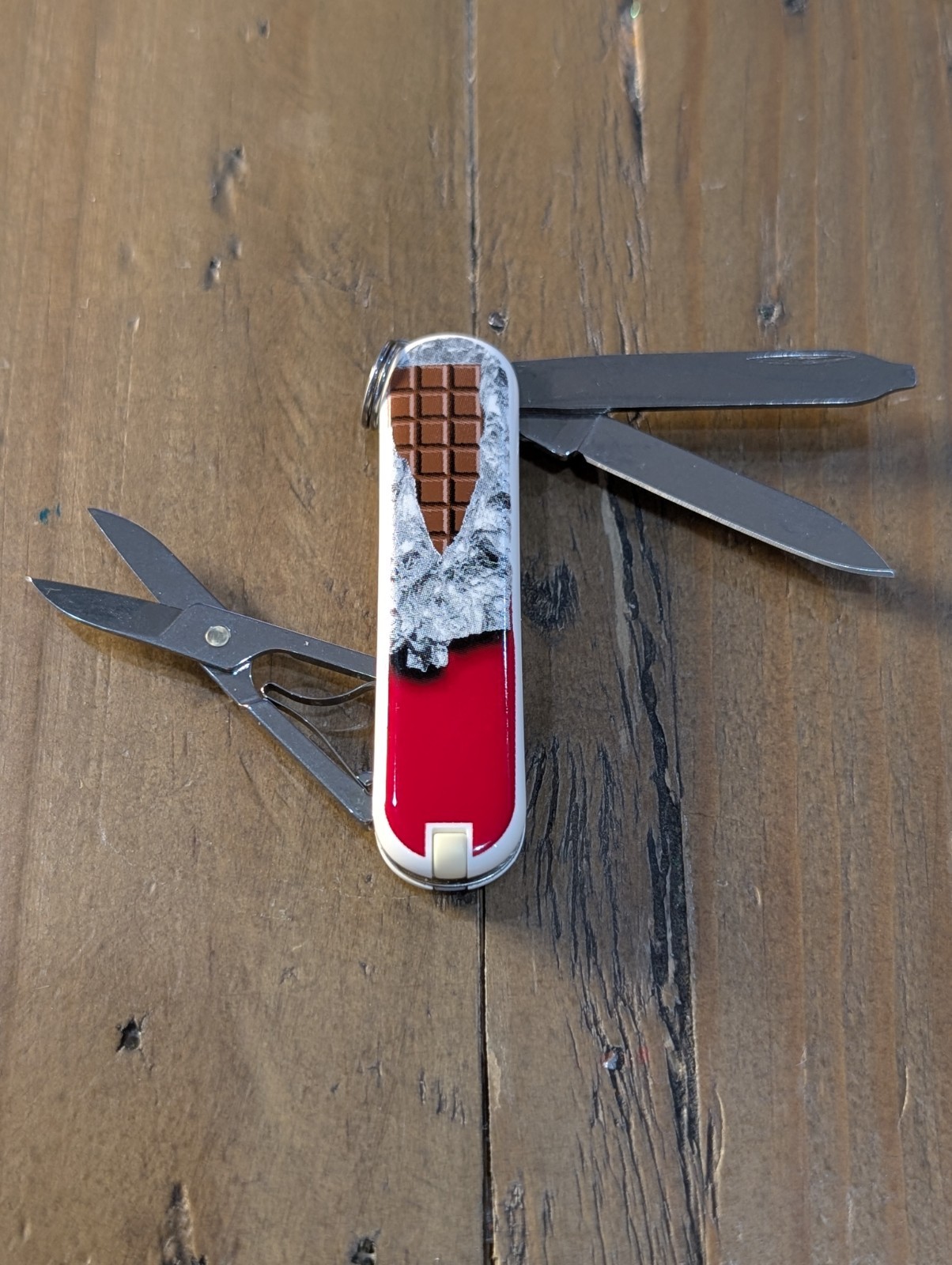 Victorinox – Swiss Chocolate Classic SD 2015 – Swiss Army SAK Multi-Tool – BS-65