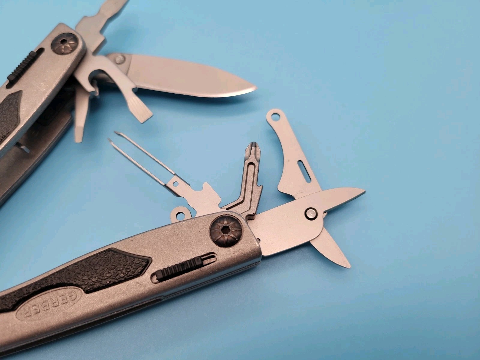 Gerber Urban Legend MP700 Multi-Plier Multi Tool – Pliers, Scissors, Knife