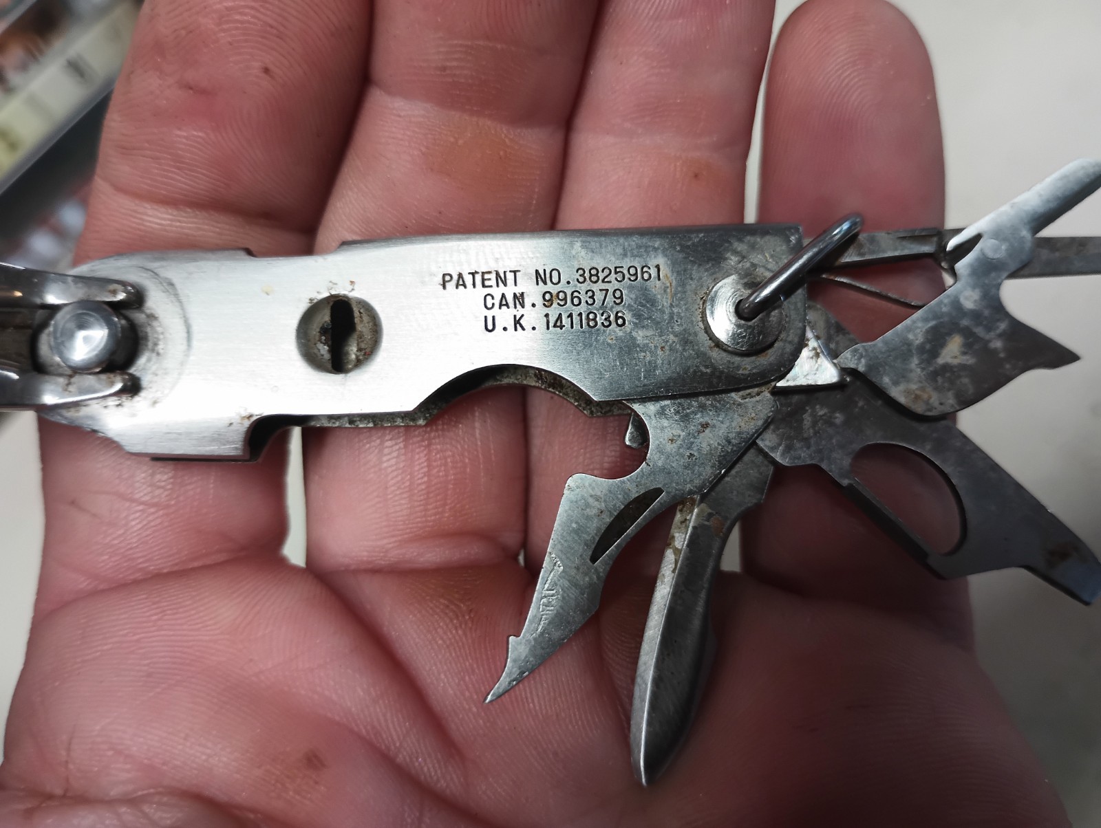 HANK ROBERTS Vintage Walton’s Thumb Fisherman’s Multi Tool RARE Early Model
