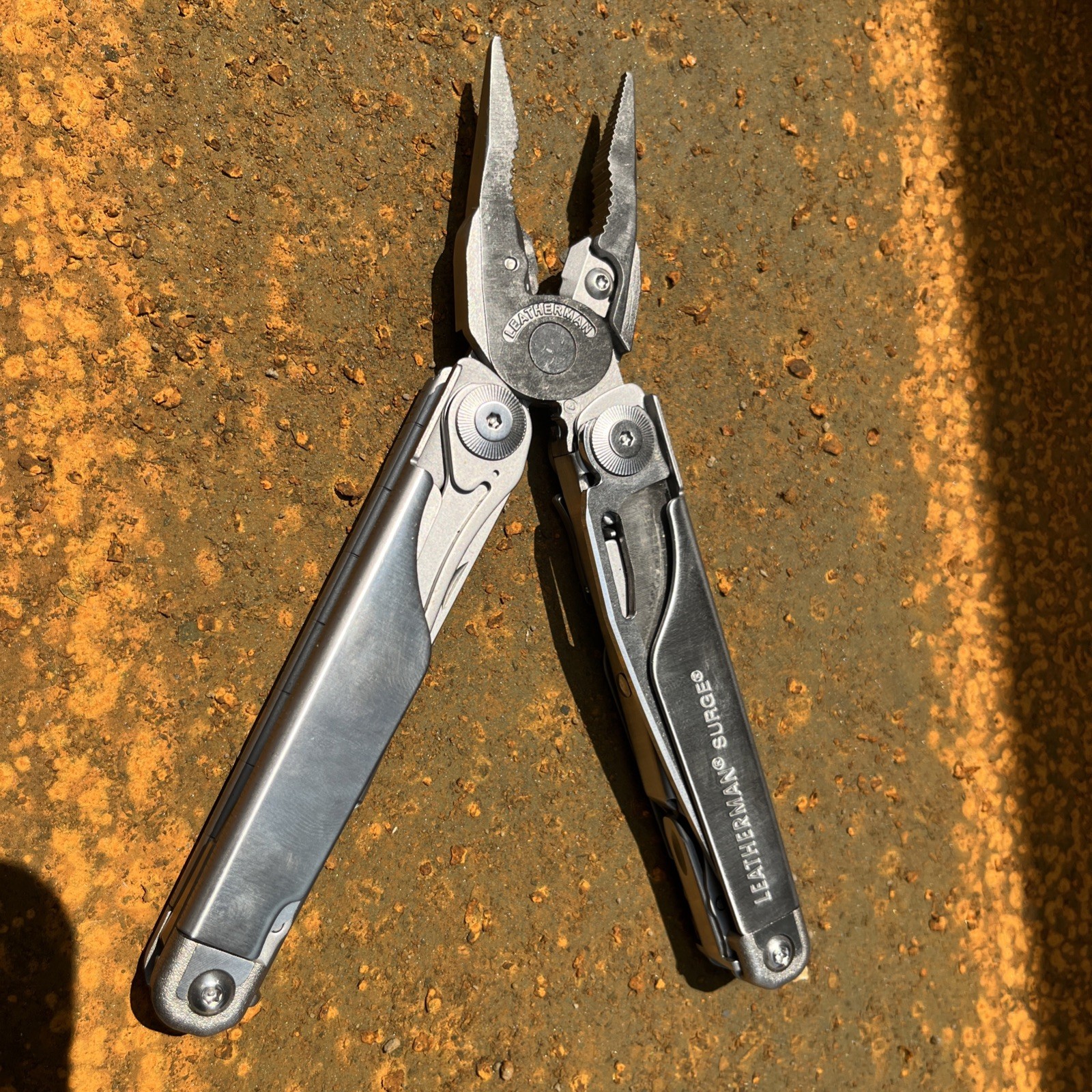 Leatherman Surge Multi-Tool Stainless Steel – Near Mint