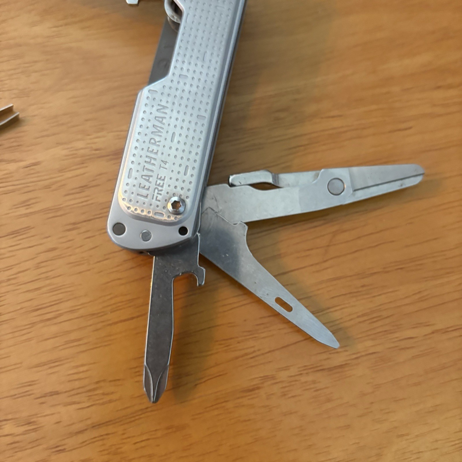Leatherman FREE T4 Pocket Knife Multi-tool! Stainless! RETIRED!