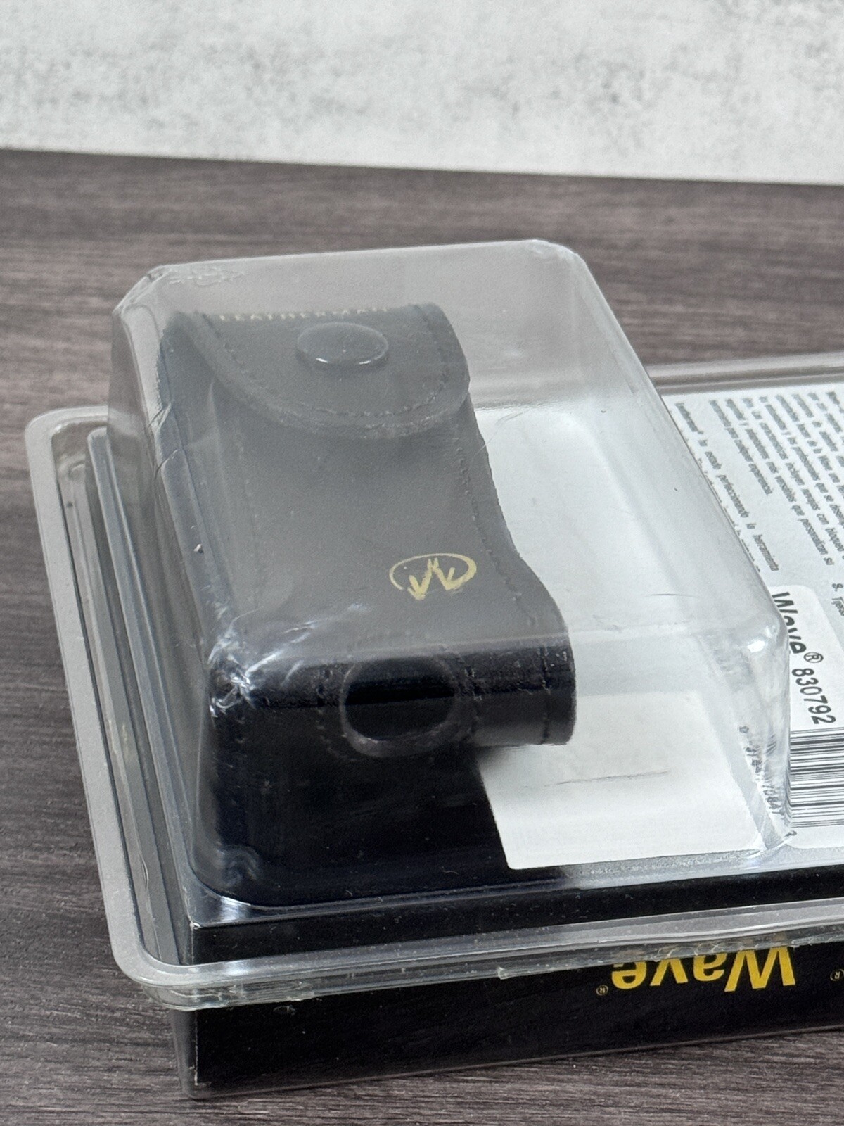 Leatherman New Wave/2nd generation Wave multitool with leather Sheath, sealed.