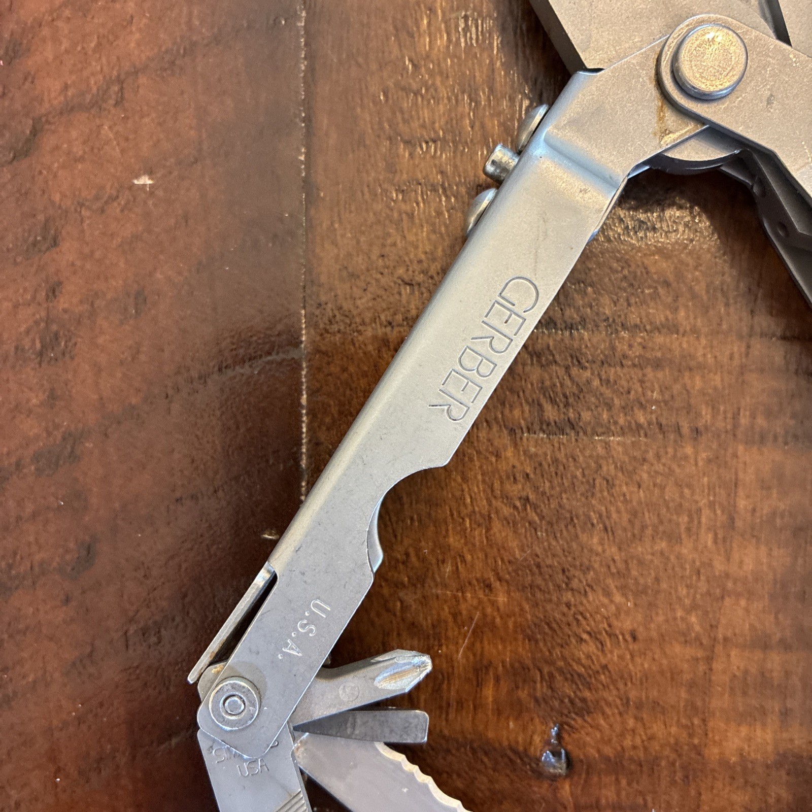 Gerber USA MP600 Blunt Nose Multitool Pliers Knife Saw Vintage – Very Clean!